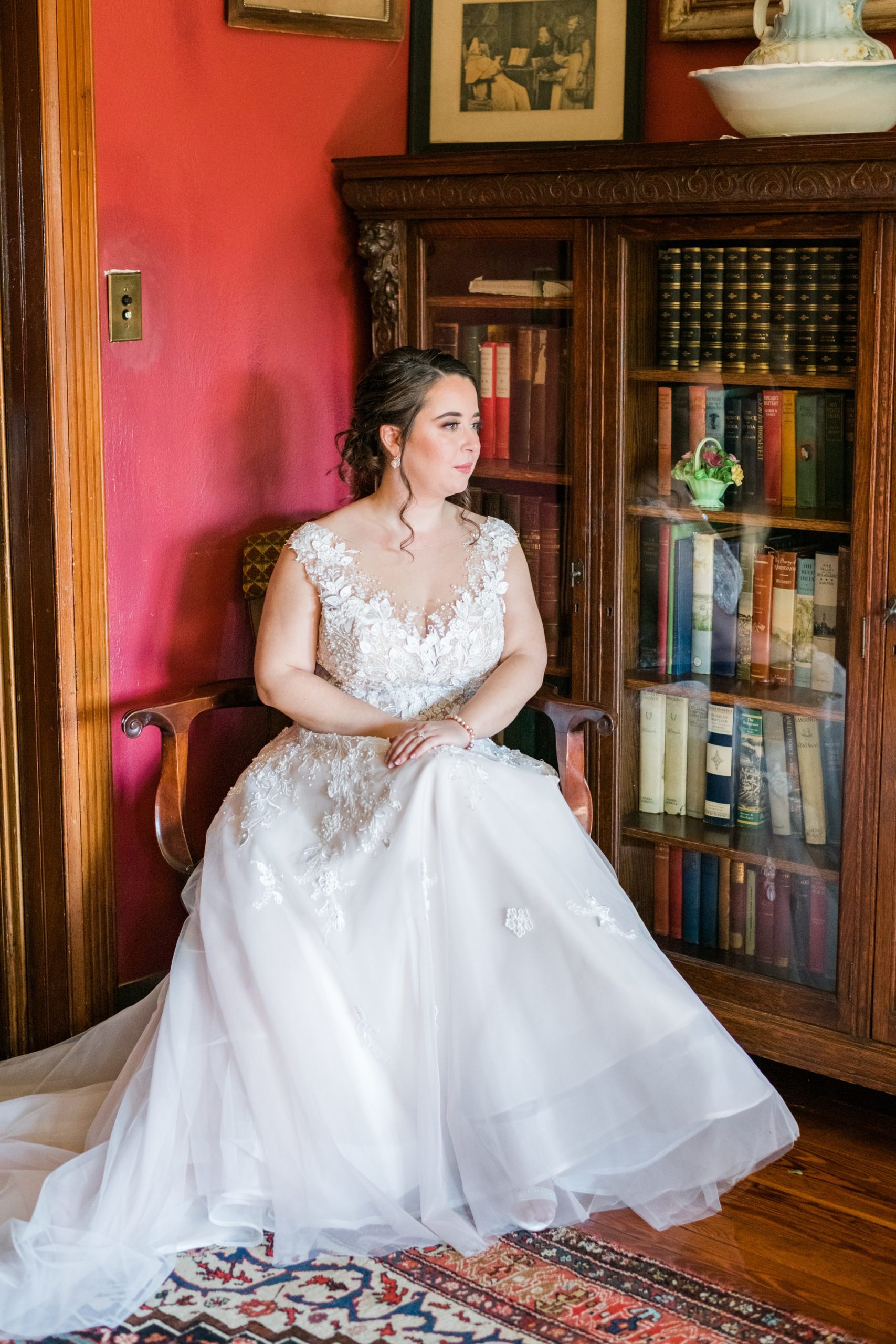 bride getting ready at Knowlton Mansion